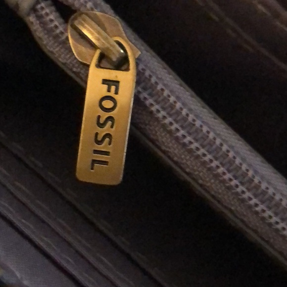 Fossil Madison Zip Clutch Black Brown Faux Leather Geometric Logo Pattern NWT - Picture 13 of 16